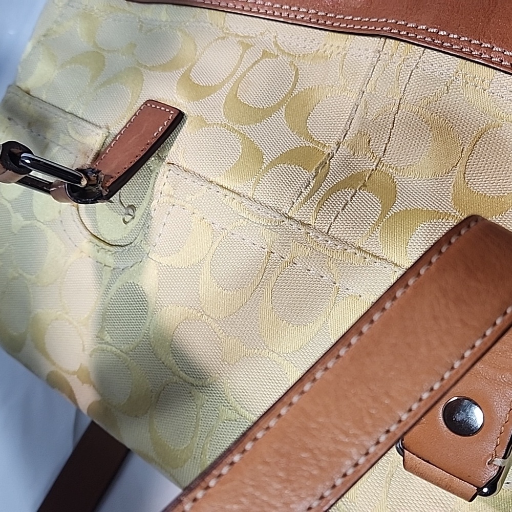 Coach VTG Hampton Signature satchel bag, yellow color - Picture 7 of 16